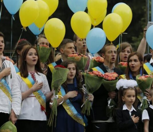 Ековипускний без повітряних кульок: Гриневич закликала школи приєднатись до флешмобу