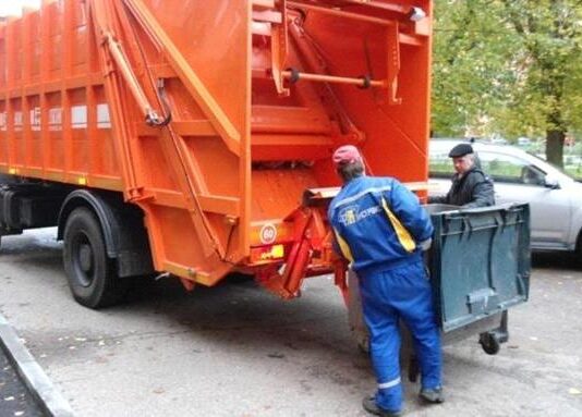 Не справляється зі складним ландшафтом: у Каневі збираються придбати новий сміттєвоз