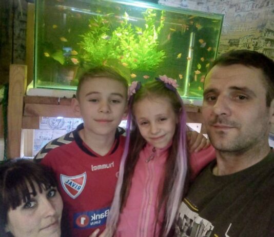 Родина з Черкащини перетворила власну квартиру на міні-океанаріум