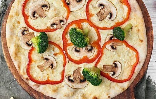 Замовлення піци у LA П’ЄЦ на сніданок: чому це радять дієтологи