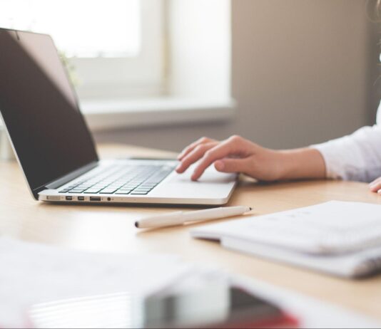 Де і як розпочати вивчення англійської мови в онлайн режимі